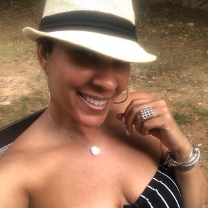 Meet your Posher, Daniela